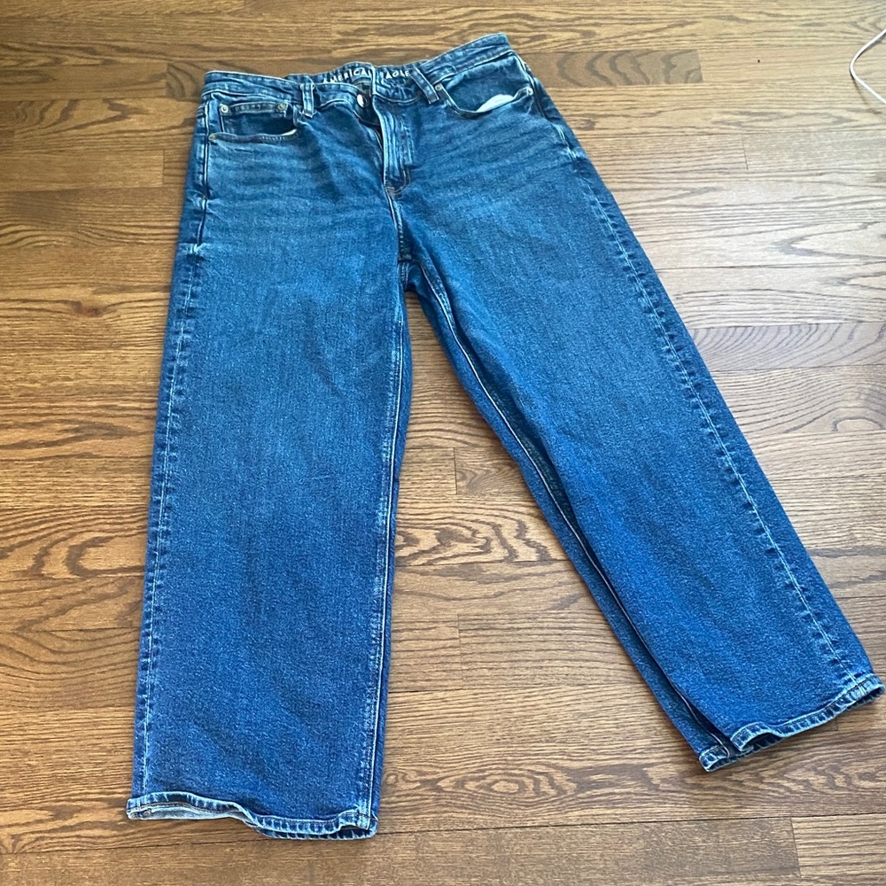 American Eagle woman’s stovepipe jeans